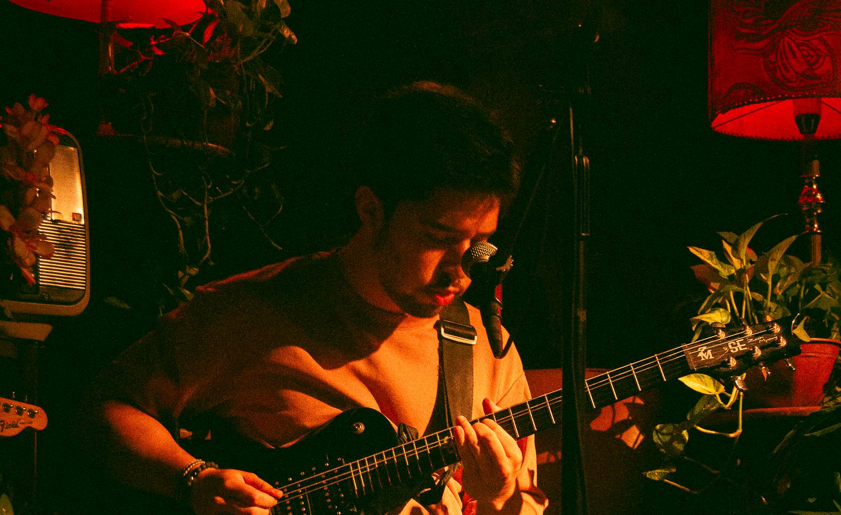 Ángel Rincones lanza el EP 'Ángel solo quiere ser amado' | CusicaPlus